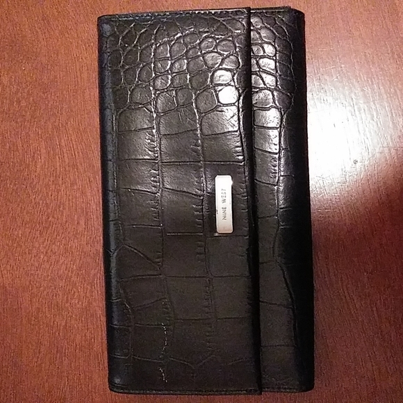 Nine West Handbags - Nine West 90’s Tri-Fold Wallet